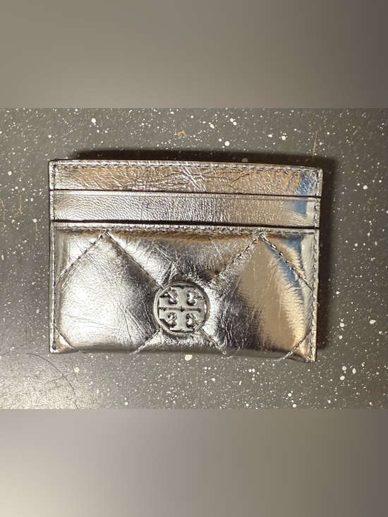 Tory Burch Accessories - Tory Burch Metallic Silver Quilted Card Holder